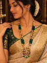 Elegant Indian Bridal Jewelry Portrait(2).webp